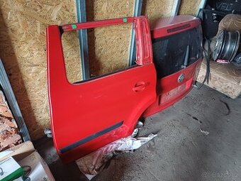 Prodám zadní levé dvere a 5te dvere