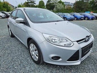 FORD FOCUS 1.6i 77KW HATCHBACK 2011 102TKM