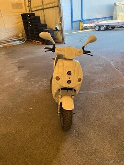Elektroskůtr EON E-MAX 90S 2014 1130km
