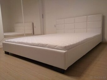 Moderní postel dvoulůžko z eco kůže včetně matrace