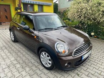 Prodám Mini Cooper 1.6 i,r.v.2012 75 koní, nový olej a brzdy