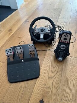 Logitech g25 volant s pedály i pákou