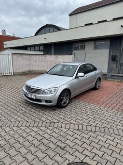 Mercedes C 180 kompresor najeto 188 tisic kilometrů