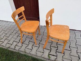 Prodám dvě dřevěné židle