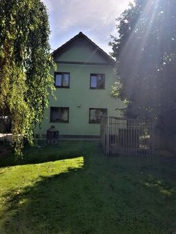 Pronájem rodinného domu 120 m², pozemek 970 m² Plešnice