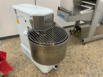 Hnětač těsta, mixér F-062 (lot: 34)