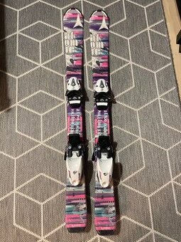 Dětské lyže Atomic a Helma - 1