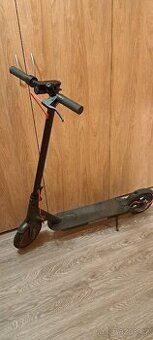 Koloběžka Xiaomi Mi Electric Scooter Pro