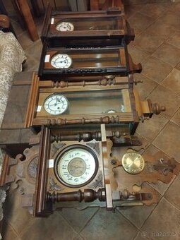 Starožitné hodiny 4 kusy.