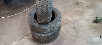 Pneu 205/60/16 Goodyear zimní