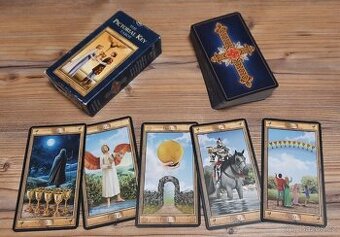 PRODÁM   VYKLÁDACÍ KARTY + KNIHY