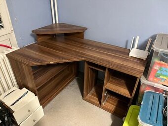 Rohový PC stul