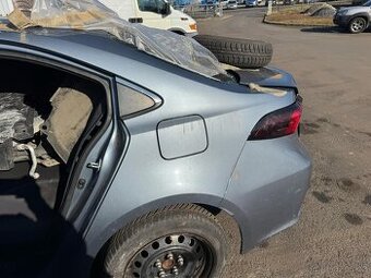Levý zadní bok Corolla Hybrid 2021