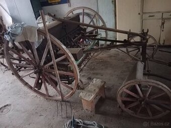 Secí mašina za koně či malý traktor