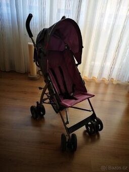 Prodám kočárek golfové hole.