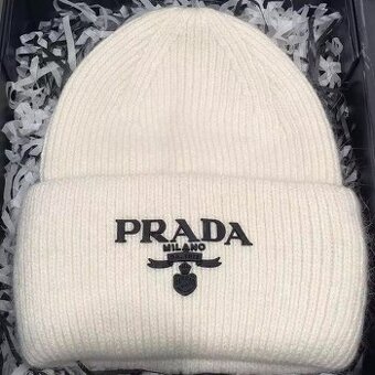 čepice Prada