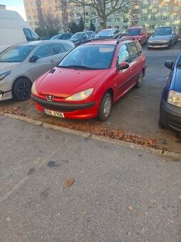 Peugeot 206 benzín
