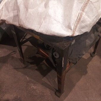 Prodám pracovní stoly