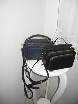KABELKA CROSSBODY TM.MODRA NEBO ČERNA - NOVE