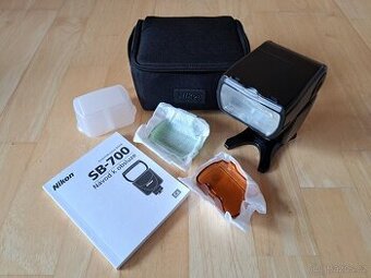 Nikon blesk SB-700