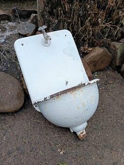 Stará originální litinová výlevka