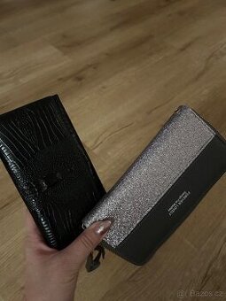 Peněženky nové