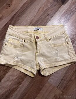 Světle žluté džínové kraťasy