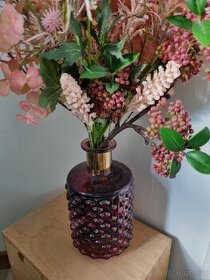 Skleněná ozdobná váza cervena a šedá