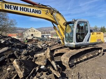 New Holland Kobelco E215B