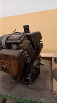 Benzínový motor