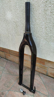 Pevná karbonová vidlice 29" tapered - 1