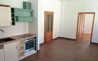 Pronájem 3+kk Netolice, Mírové náměstí v centru - 1