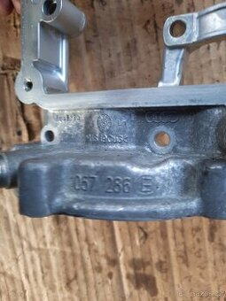 DOMEČEK VAČEK PRAVÉ HLAVY - Audi Q7-4.2 TDI-BTR - 1