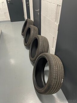 Pirelli Cinturato P7 235/40 R19
