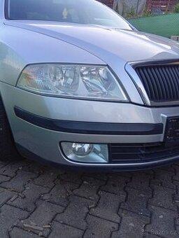 Prodám komplet přední svetla na škoda Octavia 2