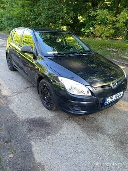 Hyundai i30 1.4 , 80 KW, rv 2009 , nová STK