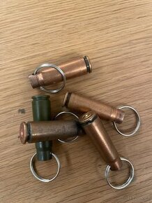 Klíčenky z nábojnic