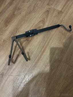 Paralelní stojan na kytaru