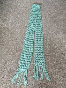 Nová dámská dlouhá pletená šála - světle zelená