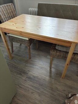 Jídelní borovicový stůl - 1