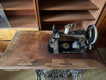 Šicí stroj ROYAL