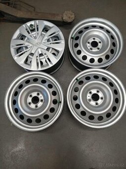 5 x 108 R 17 + 225/55 17 zimné.