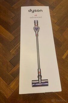 Tyčový vysavač Dyson V8 Advanced nový nerozbalený