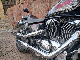 Honda Shadow VT 1100 sabre,