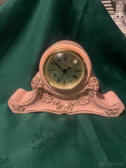 Porcelánové hodiny Victoria