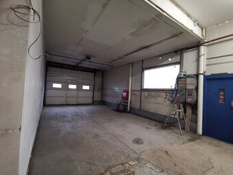 Pronájem skladovací haly 100 m2 + 70 m2 zpevněné plochy