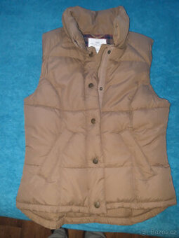 Krásná vesta H&M