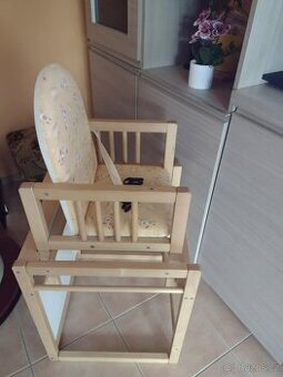 Dřevěná židlička