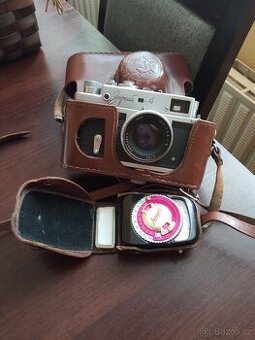 Fotoaparát Zorkij a expozimetr Leningrad