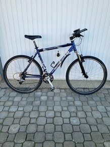 Trekové kolo APACHE WAKITA